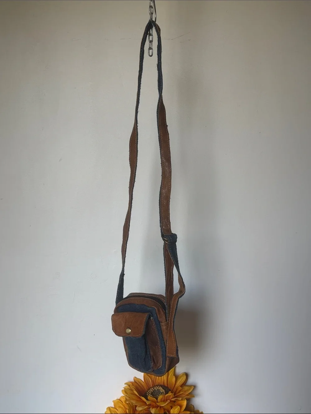 Ganesh Himal Trading Hand Woven Hemp and Leather Crossbody Camera Bag